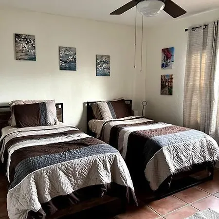 Adorable 2-Bedroom House With Free Parking-2
