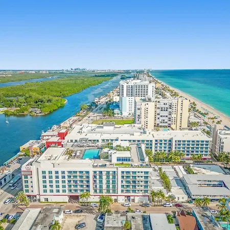 Rooftop Pool - Hot Tub - Gym - Hollywood Beach-3