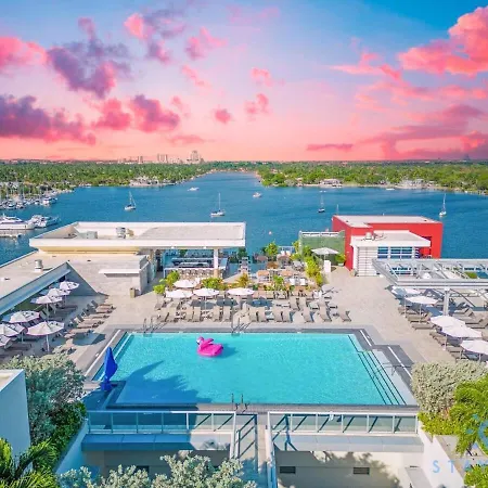 Rooftop Pool & Hot Tub - Gym - Near Beach-3