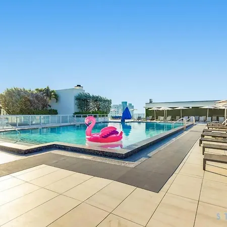 Rooftop Pool - Hot Tub - Hollywood Beach Broad - Walk-3