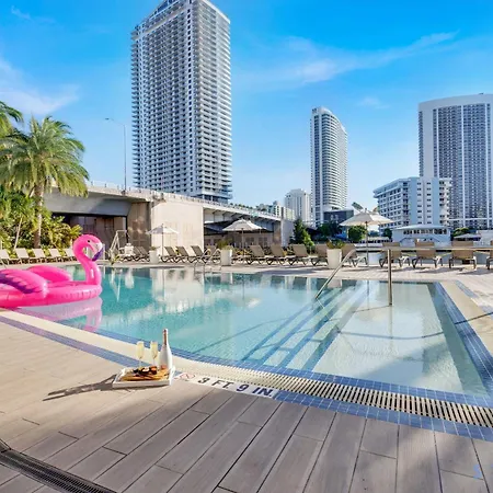 Upper Studio - Balcony - Pool - Gym - Near Beach-2