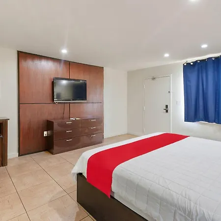Oyo Hotel Coral Gables - Miami Airport-3