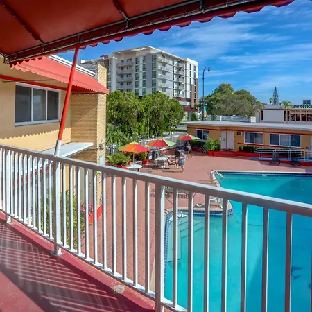 Beach And Town Motel-3