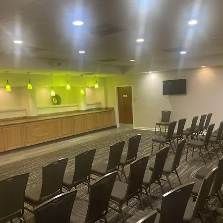 Ramada By Wyndham West Palm Beach Airport-3