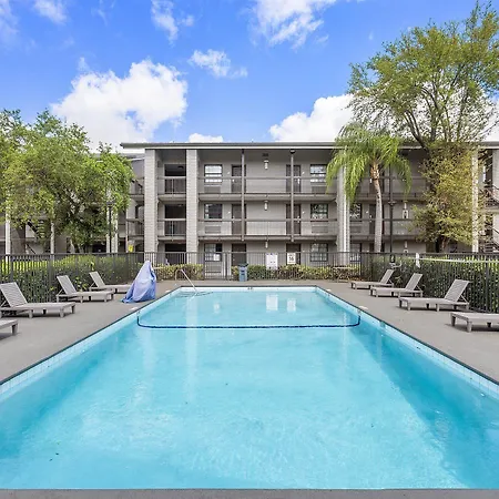 La Quinta Inn By Wyndham Miami Airport North-3