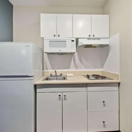 Extended Stay America Suites - Miami - Airport - Blue Lagoon-3