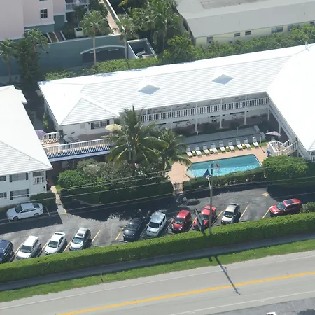 Carriage House Resort-2