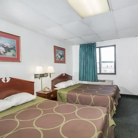 Super 8 By Wyndham Pompano Beach-3