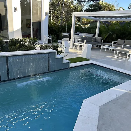 Men Only Clothing Option Guesthouse Near Wilton Manors-2