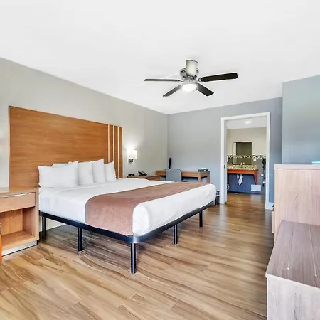 Rodeway Inn & Suites Fort Lauderdale Airport & Cruise Port-2