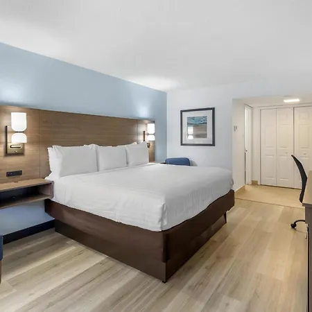 Best Western Palm Beach Lakes-2