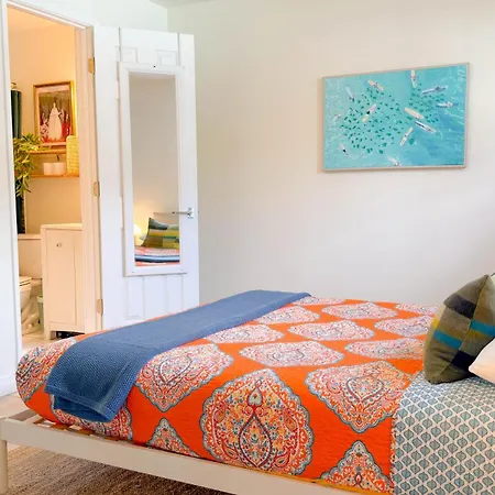 Cozy Garden Bungalow - Pets/Parking/Beach-2