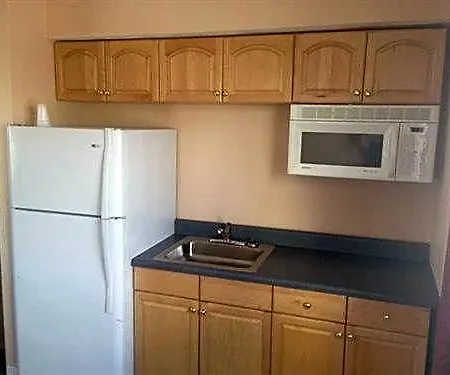 Collins Avenue Hostel-3