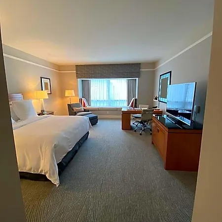 Private Condo Hotel At Four Seasons Brickell-3