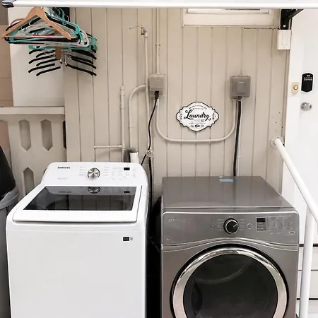 Nice 2 Twin Bedroom - Best Central Location In Miami - Luggage Storage, Parking And Laundry For Free!!!!-2