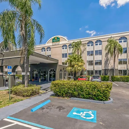 La Quinta By Wyndham Miami Lakes-3