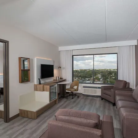 Wyndham Garden Ft Lauderdale Airport & Cruise Port-2