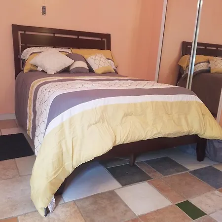 Mimo Home Studio With Private Entrance & Key-3