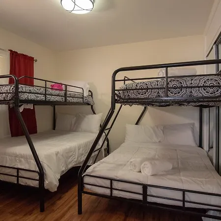 Very Private Studio In Home With Own Separate Entrance-2