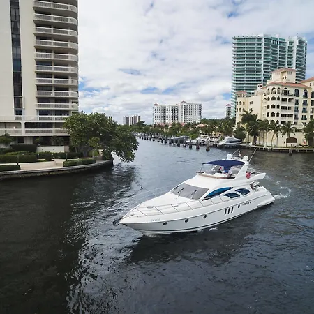 Miami Beach Luxury Yacht Charters-2