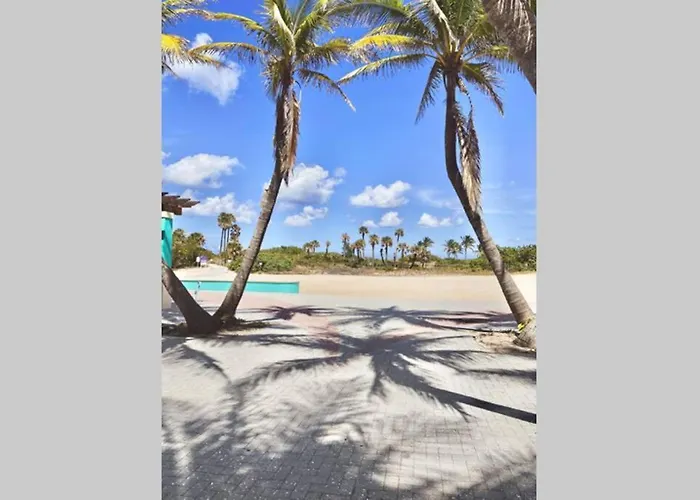 Vacation Apartment Rentals in Palm Beach Shores