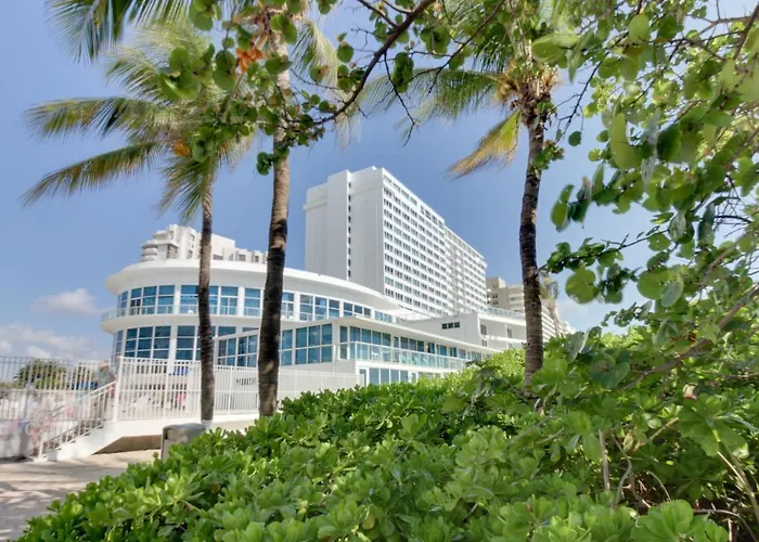 Castle Beach: Rumba Suite