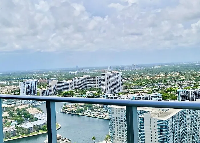 Oceanfront Resident In Luxury Resort Hollywood