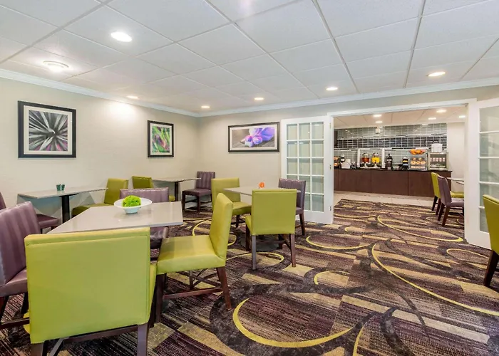 Lauderdale Lakes Cheap Hotels