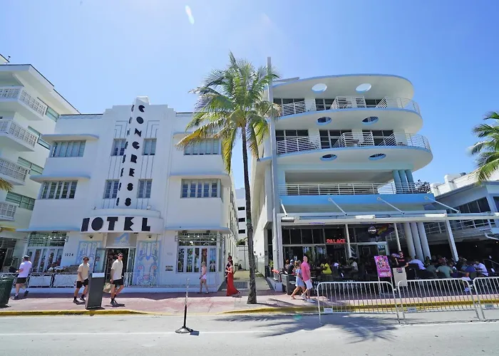 Deluxe Apartments At The Congress Miami Beach