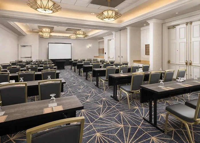 Plantation Hotels with Tennis Court