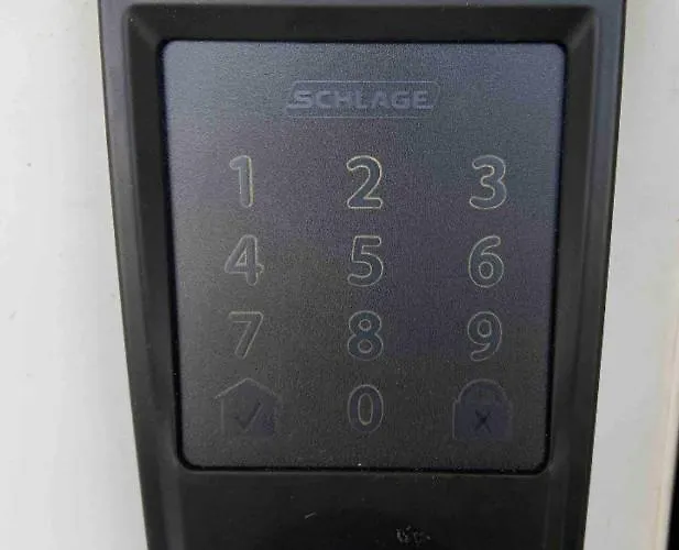 Bedroom With Sharing Bathroom Boca Raton