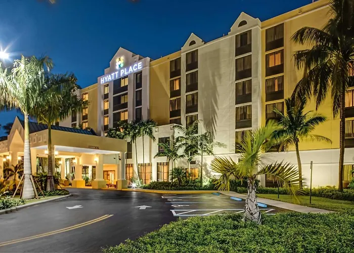 Fort Lauderdale hotels near ArtServe