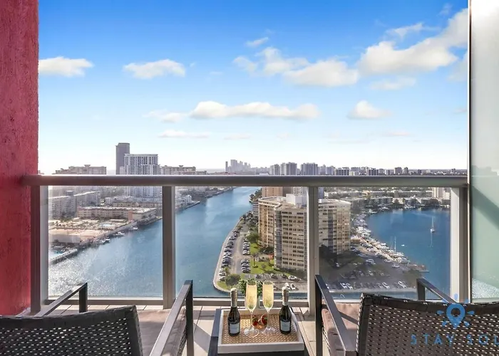 Upper Studio - Balcony - Pool - Gym - Near Beach Hallandale Beach