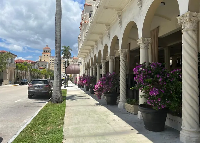 Vacation Apartment Rentals in Palm Beach