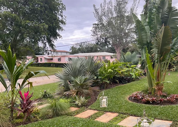 Paradise Gardens-Wilton Manors- Male Only