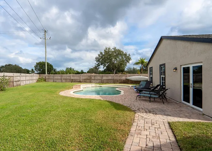 Vacation homes in Royal Palm Beach
