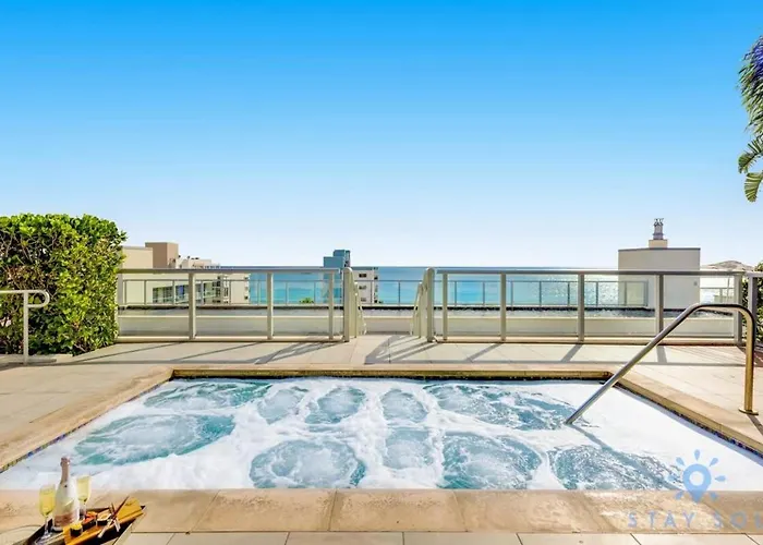 Rooftop Pool & Hot Tub - Gym - Near Beach Villa Hollywood