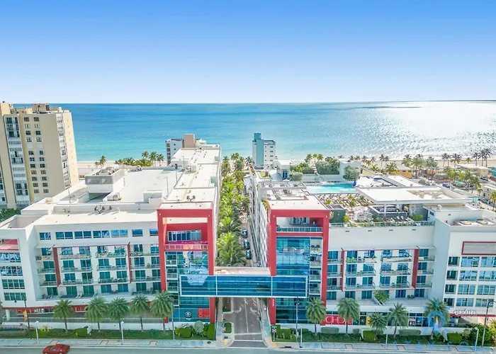 Rooftop Pool - Hot Tub - Hollywood Beach Broad - Walk