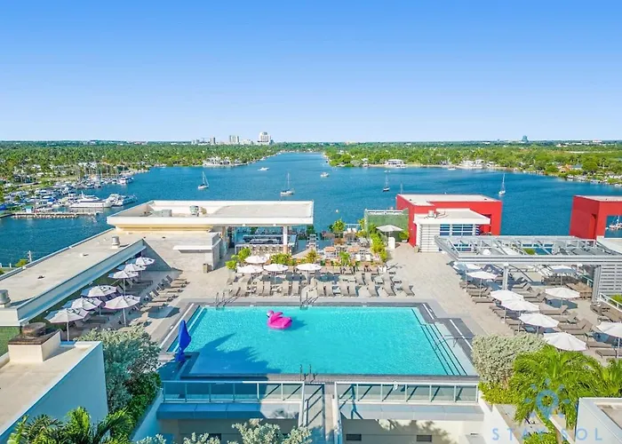 Hollywood Beach Broad-Walk - Pool - Gym & Hot Tub