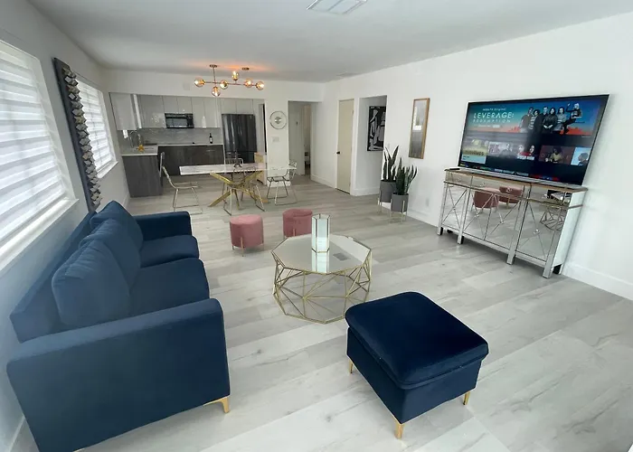 Pinto Luxury Village Hallandale Beach