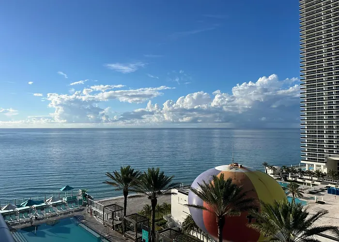 Modern Beachfront Condo With Stunning Ocean View Beverley Beach