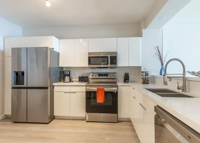 Golden Bay 402