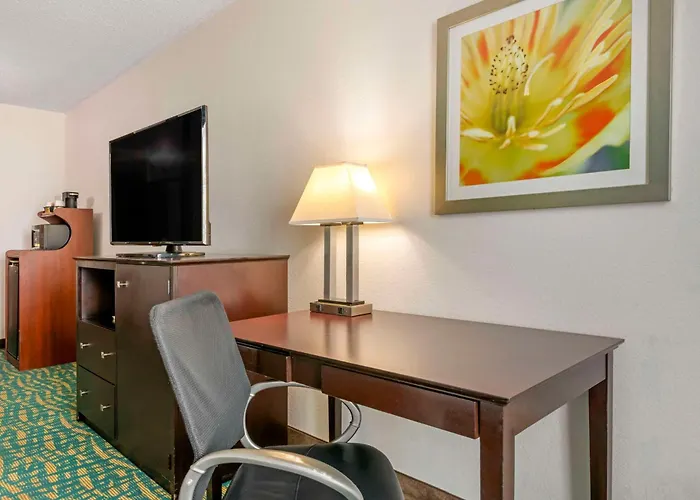 Lauderdale Lakes Beach hotels