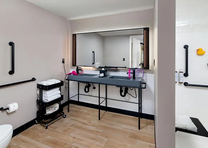 Moxy Miami Wynwood Hotel