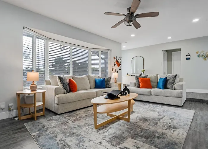 Lauderdale Lakes Family villas