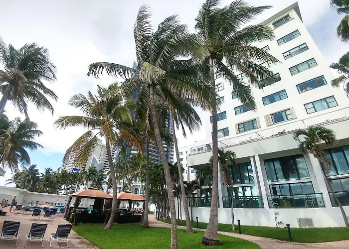 Casablanca On The Ocean East Tower Hotel Miami Beach
