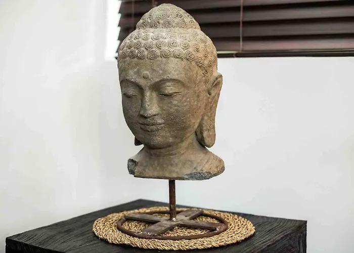 Vive Zen Queen Room Miami