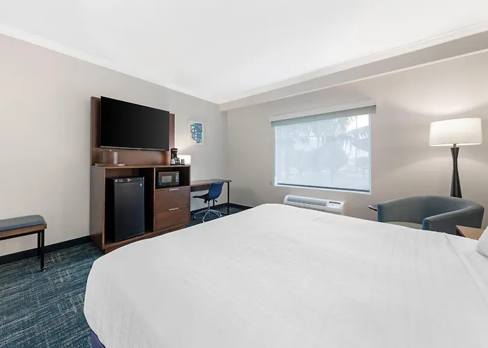 Best Western Plus Miami Airport North Hotel&Suites