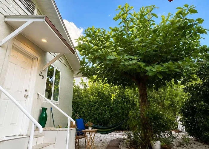 Nice 2 Twin Bedroom - Best Central Location In Miami - Luggage Storage, Parking And Laundry For Free!!!!