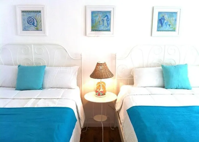Bikini Hostel, Cafe & Beer Garden (Adults Only)